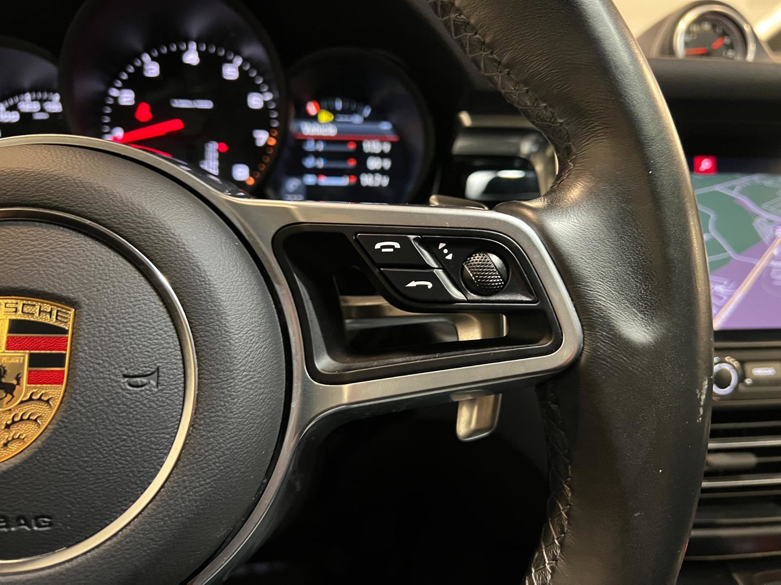 Used 2021 Porsche Macan image 14