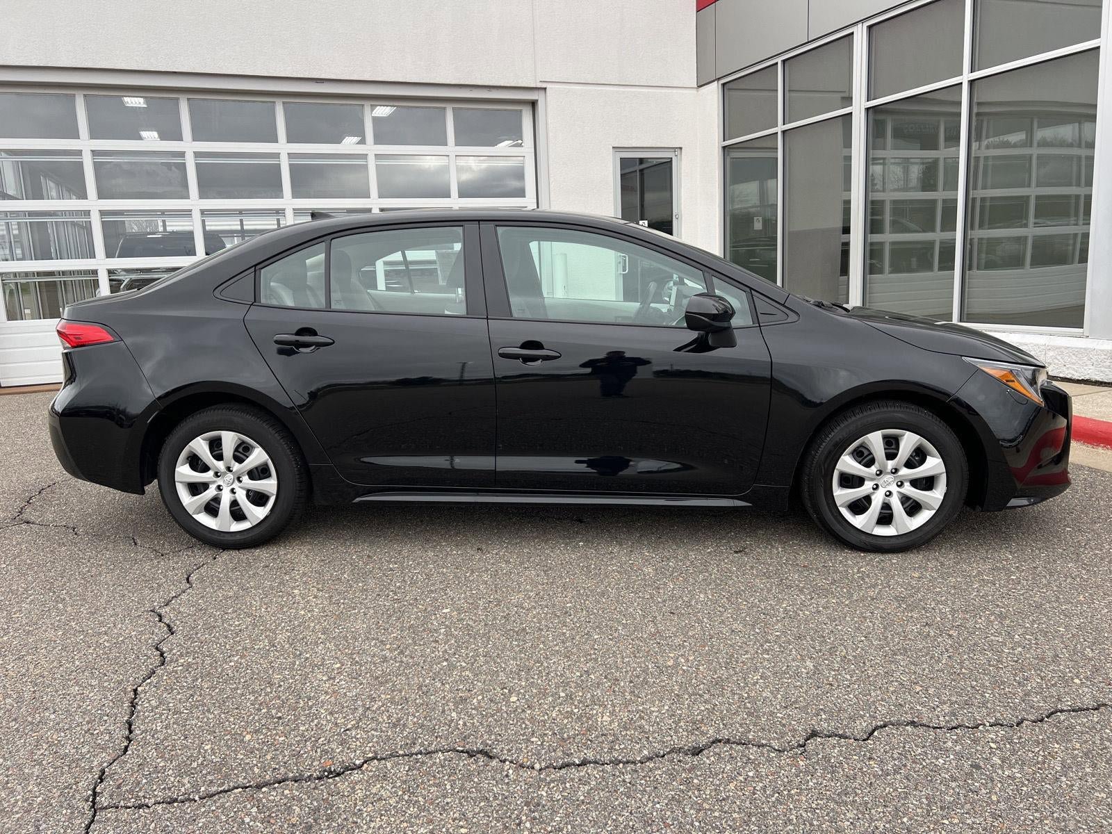 Used 2026 Toyota Corolla LE FWD image 25