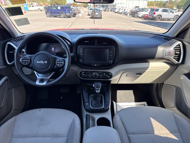 Used 2023 Kia Soul LX w/ LX Technology Package FWD image 11