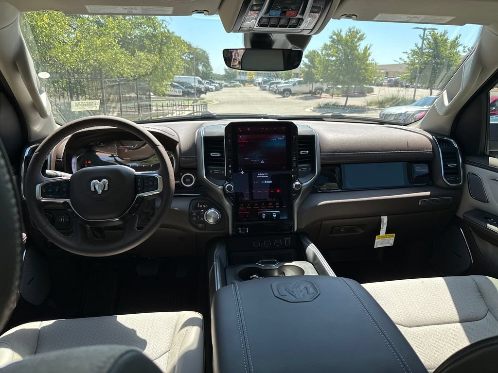 New 2026 RAM 1500 Laramie AWD/4WD image 30
