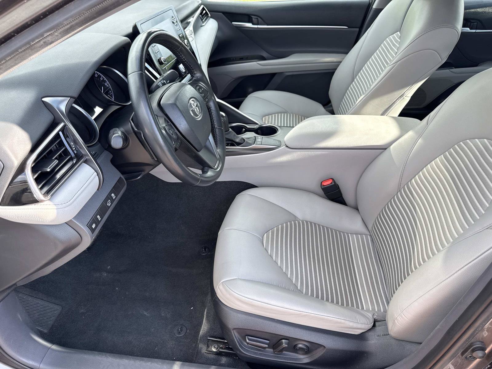 Used 2024 Toyota Camry SE FWD image 12