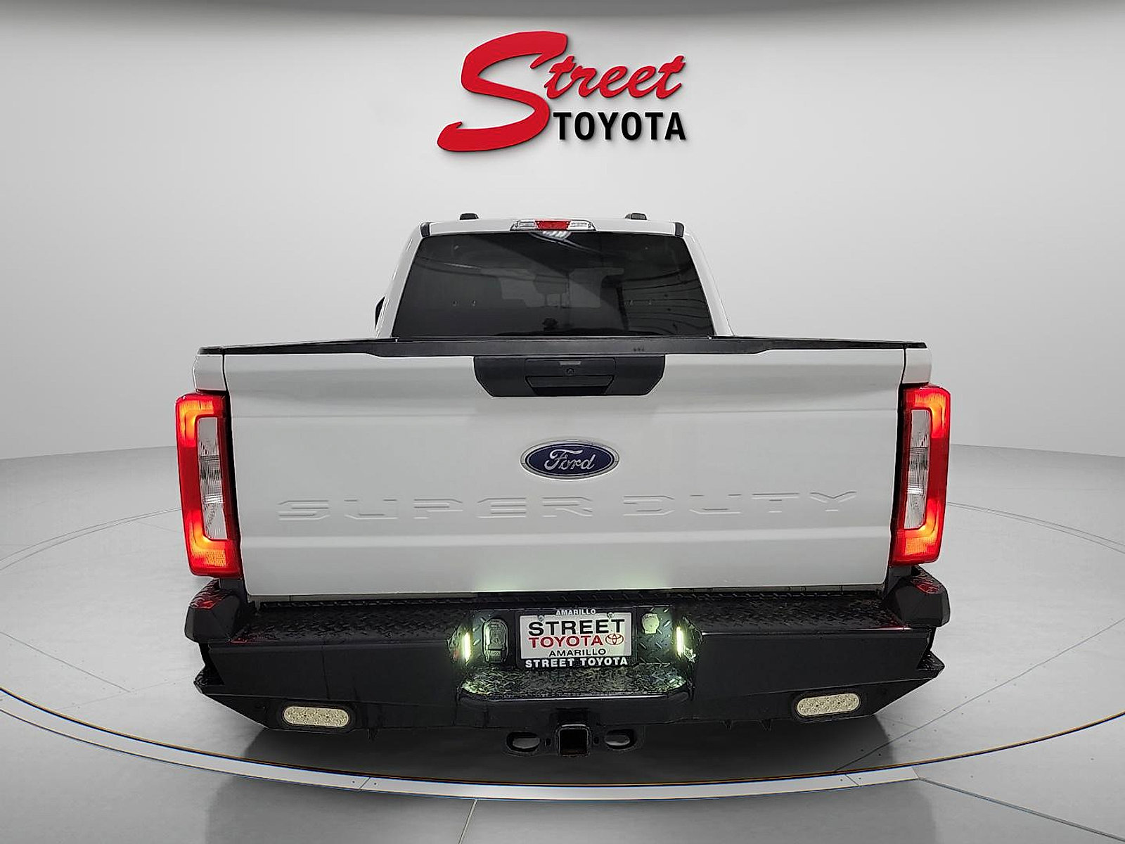 Used 2023 Ford F250 XLT w/ FX4 Off-Road Package AWD/4WD image 5