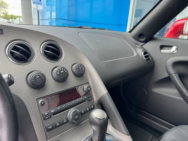 Used 2006 Pontiac Solstice Convertible w/ Premium Package RWD image 12