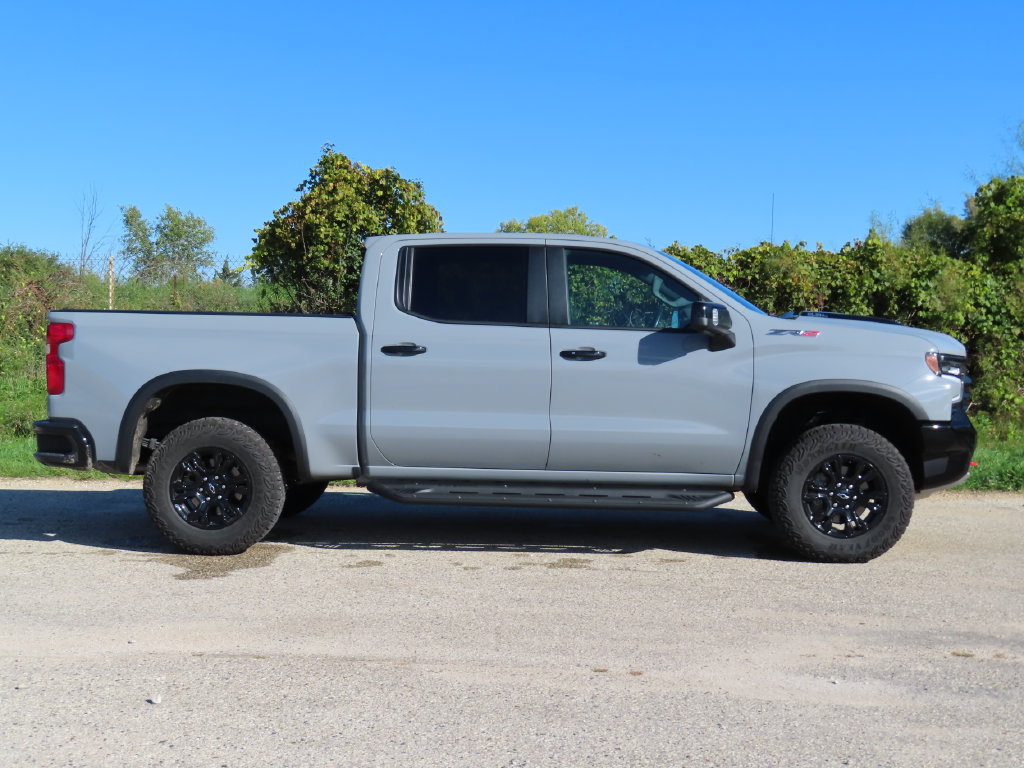Used 2024 Chevrolet Silverado 1500 ZR2 w/ Technology Package AWD/4WD image 2