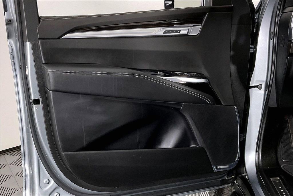 Used 2025 Cadillac Escalade Premium Luxury image 25