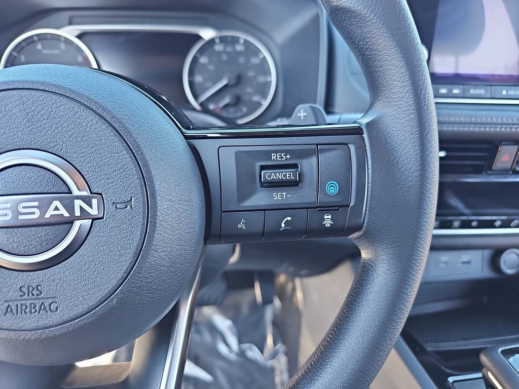 Used 2022 Nissan Rogue SV image 17