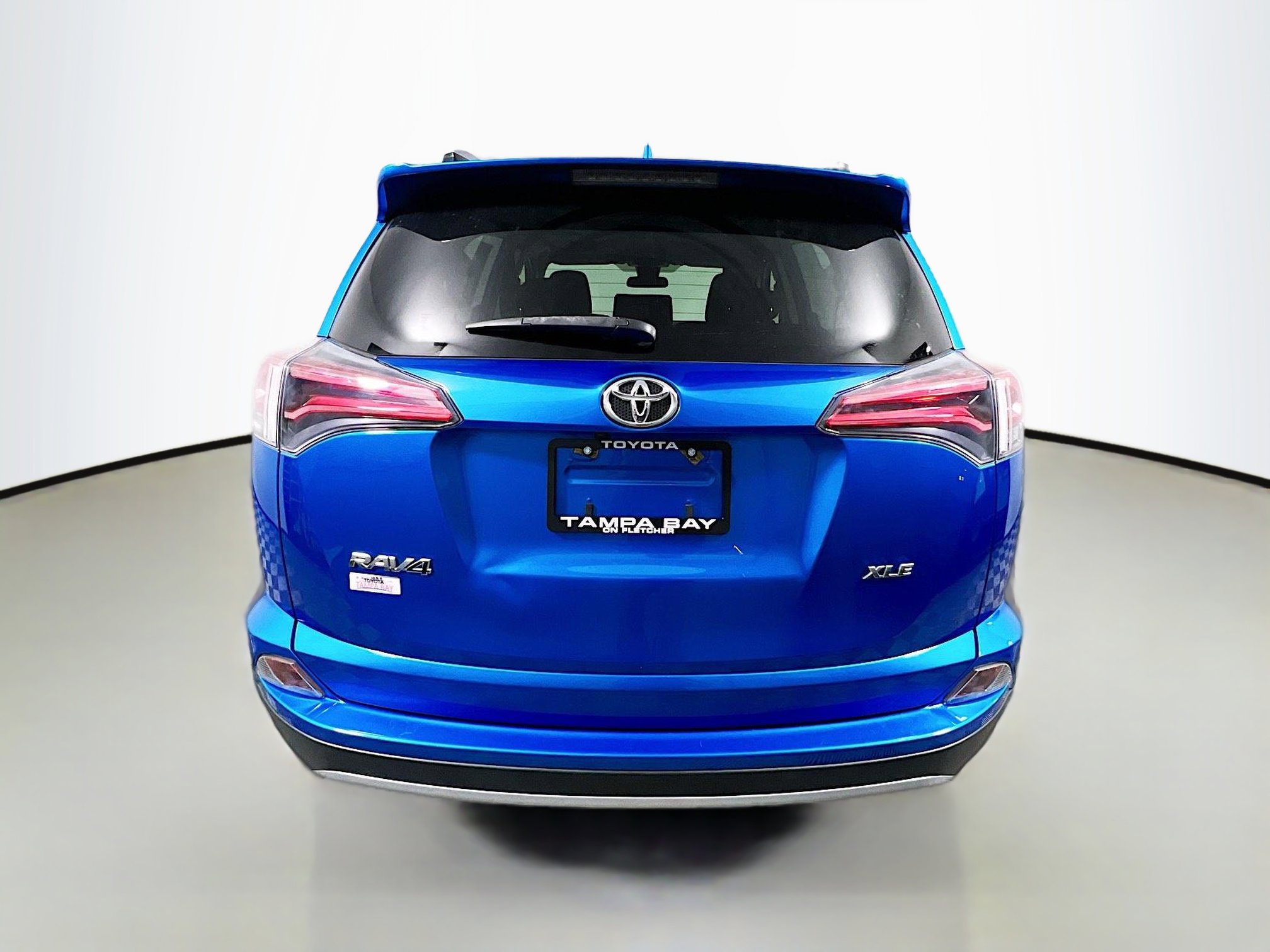 Used 2018 Toyota RAV4 XLE FWD image 6