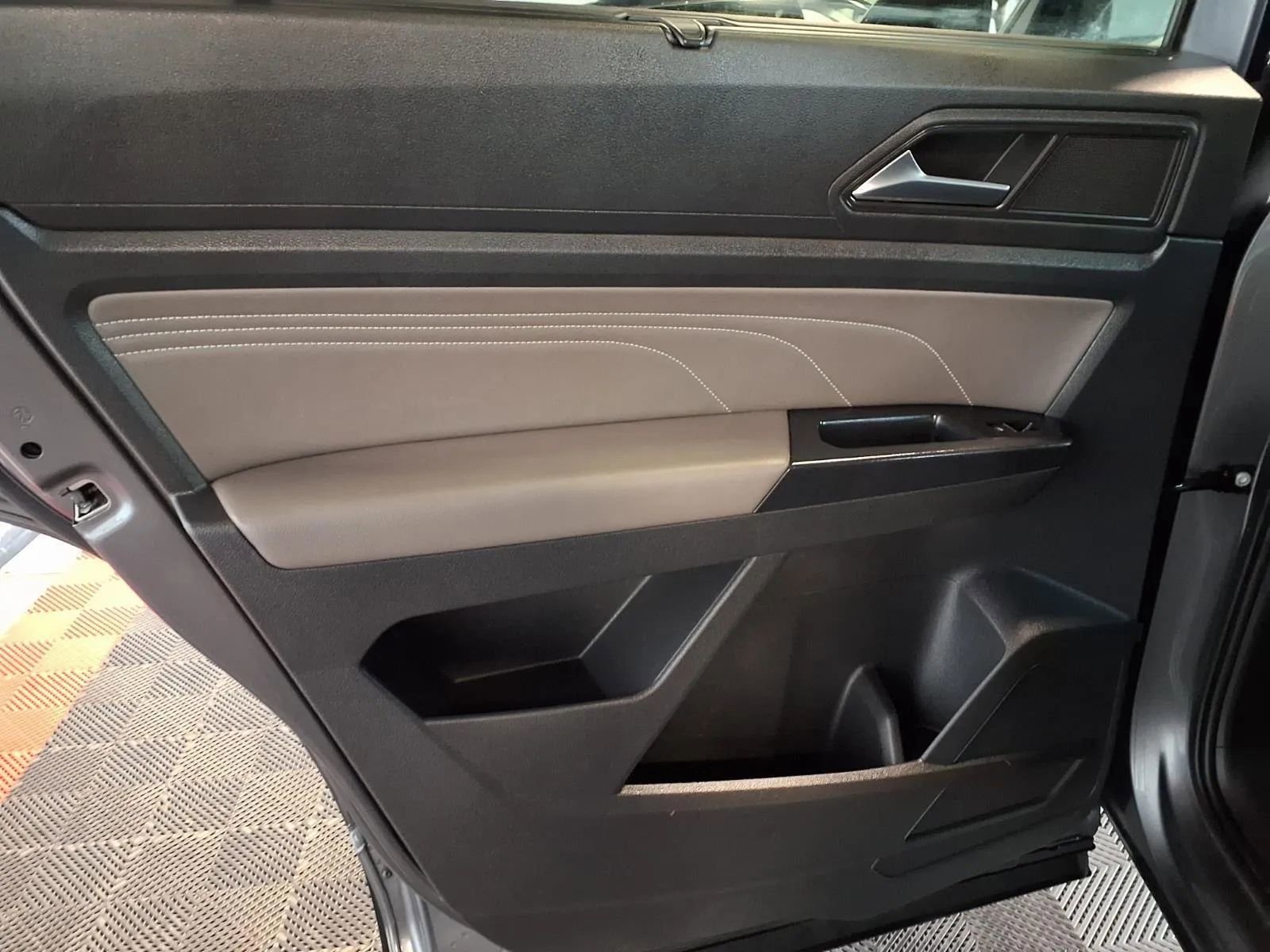 Used 2021 Volkswagen Atlas SE AWD/4WD image 15