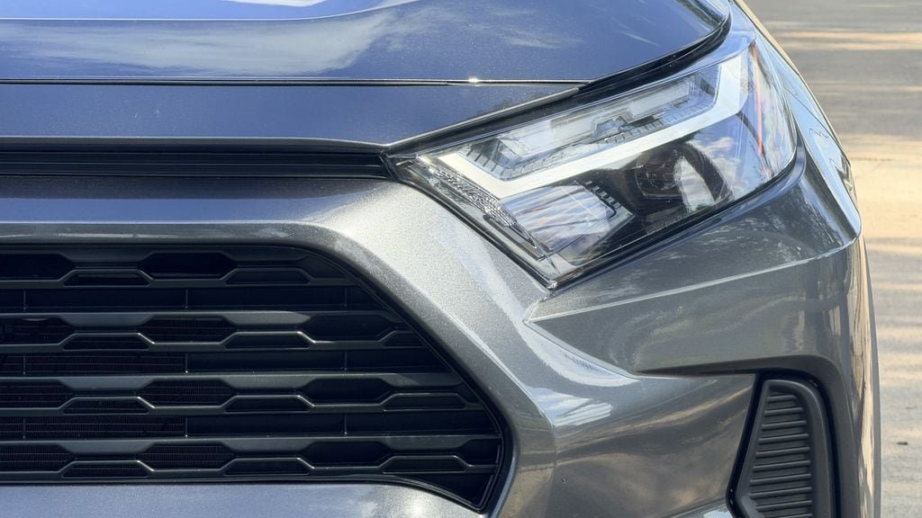 Used 2025 Toyota RAV4 XLE FWD image 5