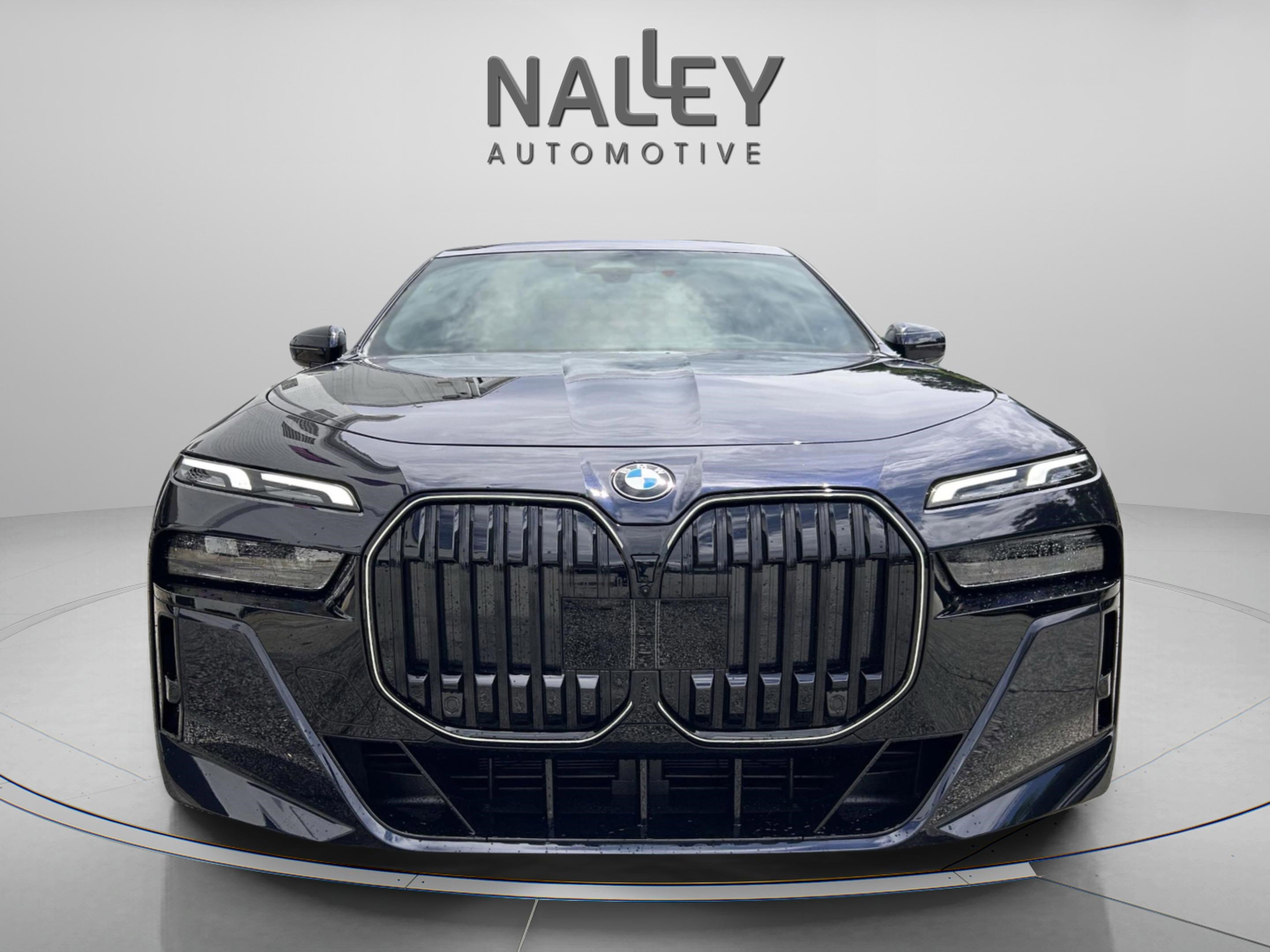 Used 2025 BMW 740i w/ Premium Package image 7