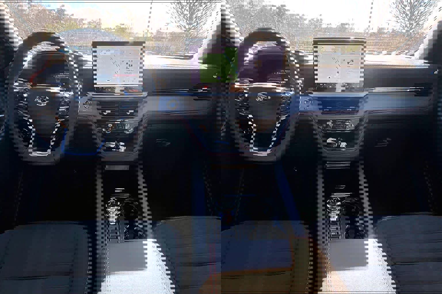 Used 2025 Ford Explorer ST-Line w/ Premium Package image 15