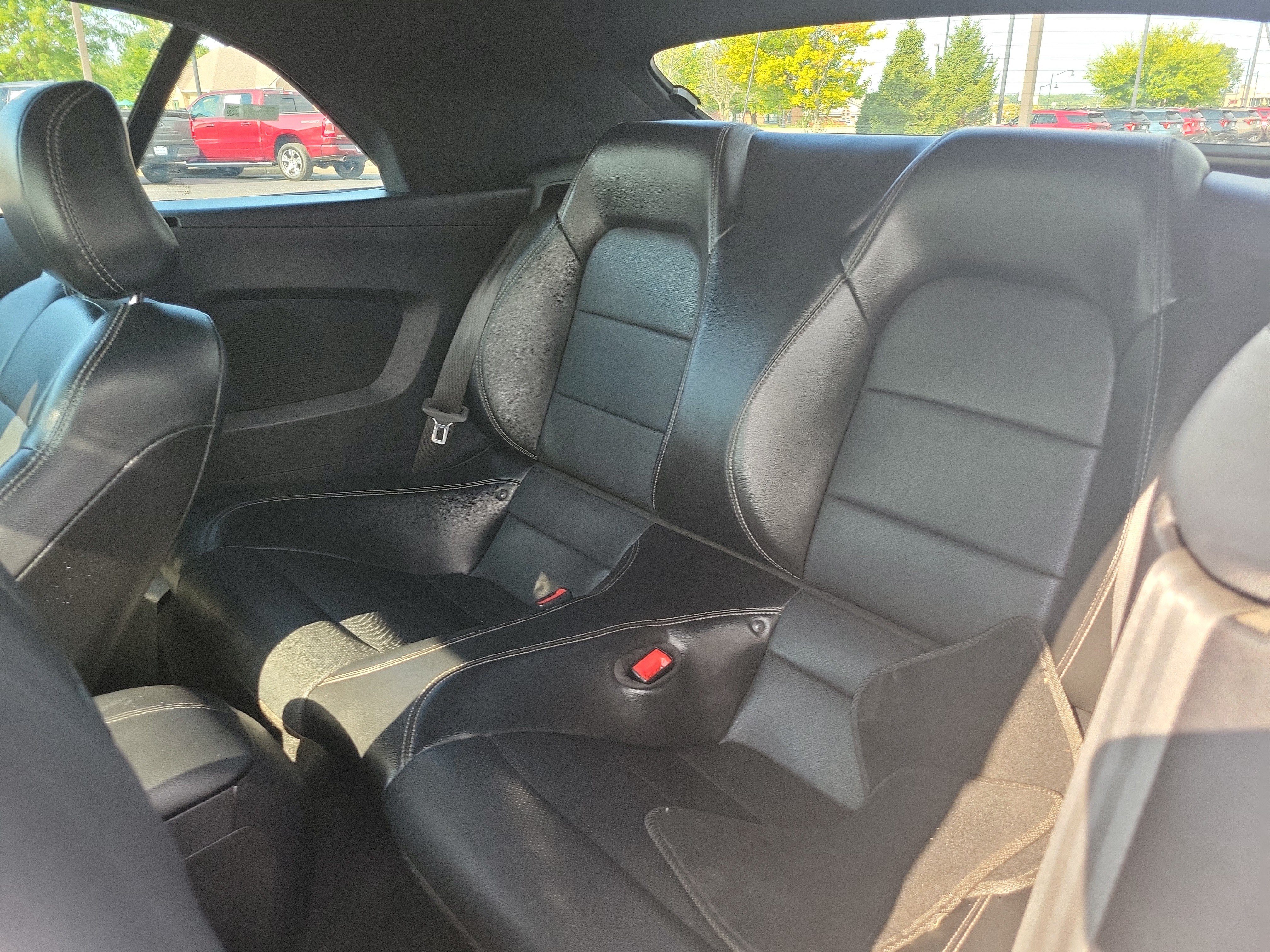 Used 2019 Ford Mustang GT Premium RWD image 17