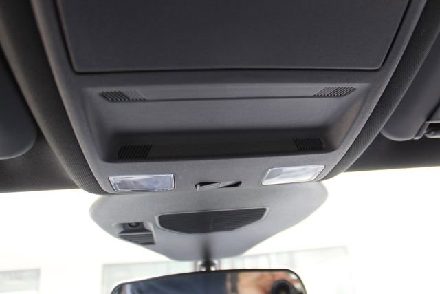 Used 2025 Ford Escape ST-Line image 25