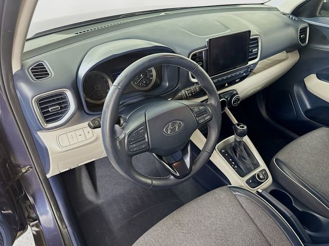 Used 2021 Hyundai Venue image 20