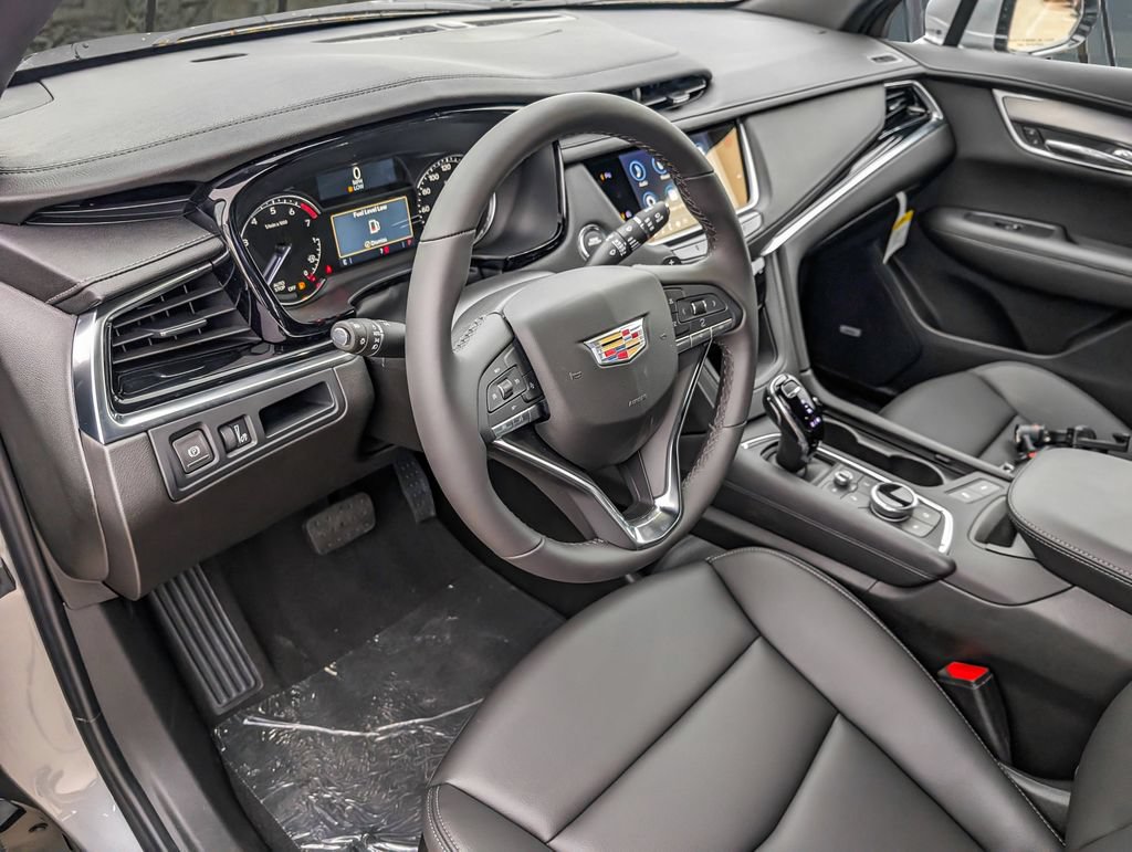 New 2025 Cadillac XT6 Luxury FWD image 10