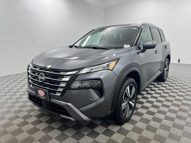 Used 2026 Nissan Rogue SL AWD/4WD image 2