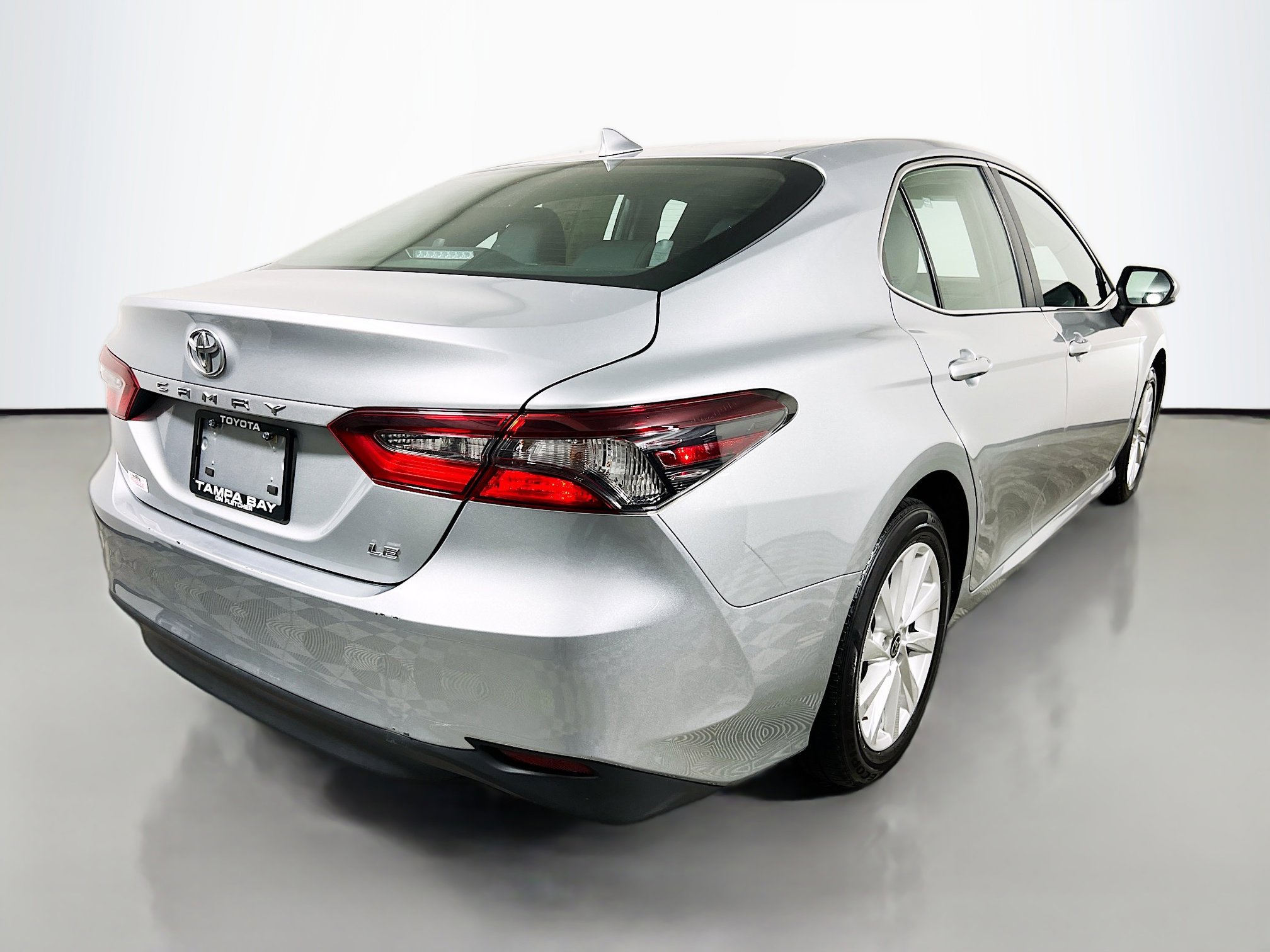 Used 2024 Toyota Camry LE FWD image 4