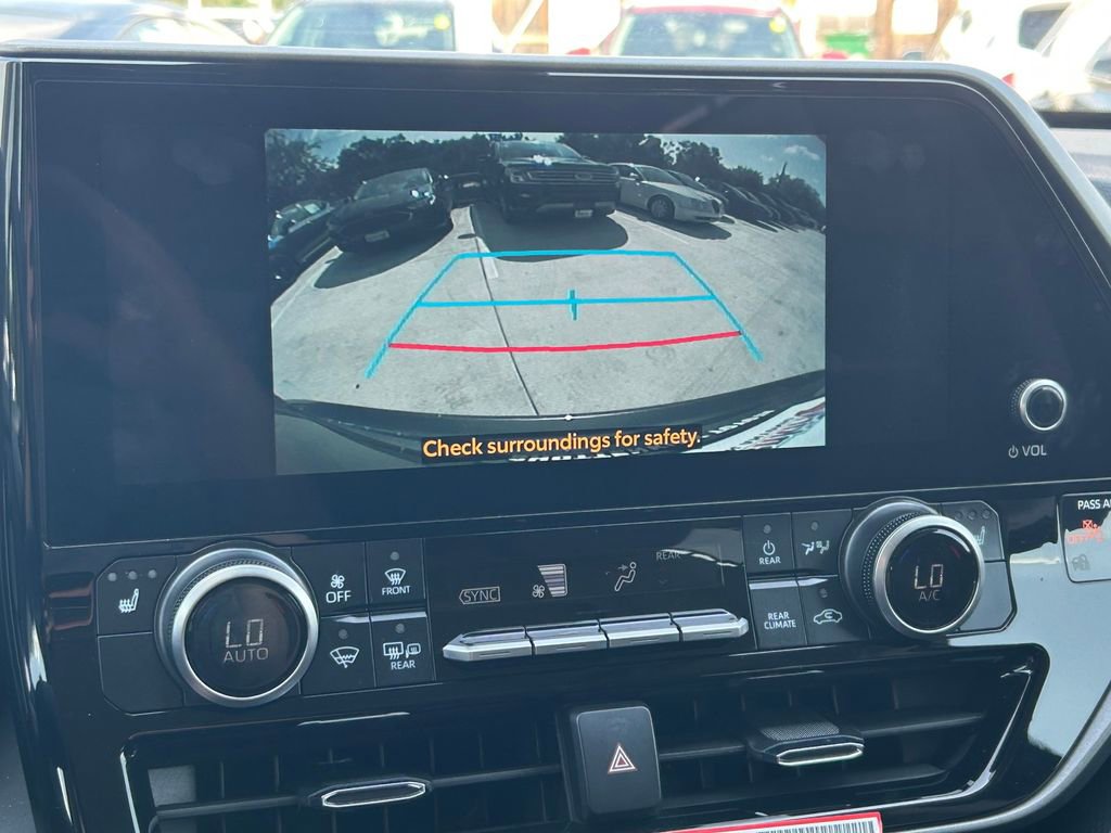Certified 2025 Toyota Highlander XLE FWD image 36