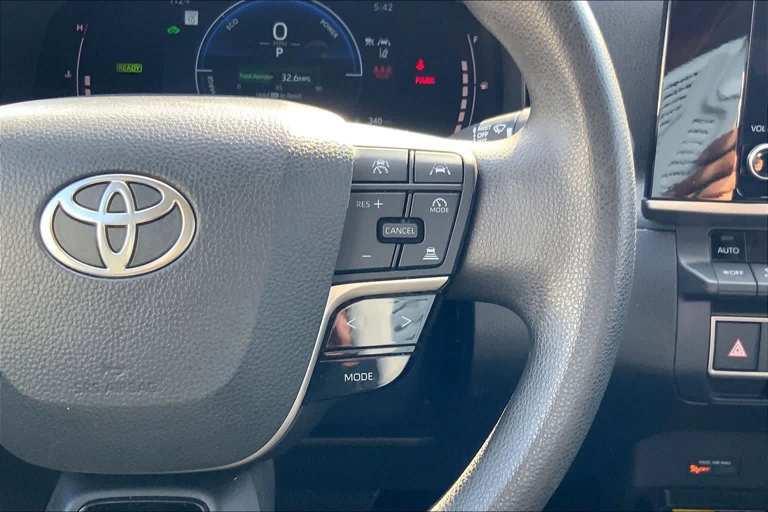 Used 2025 Toyota Camry LE FWD image 25