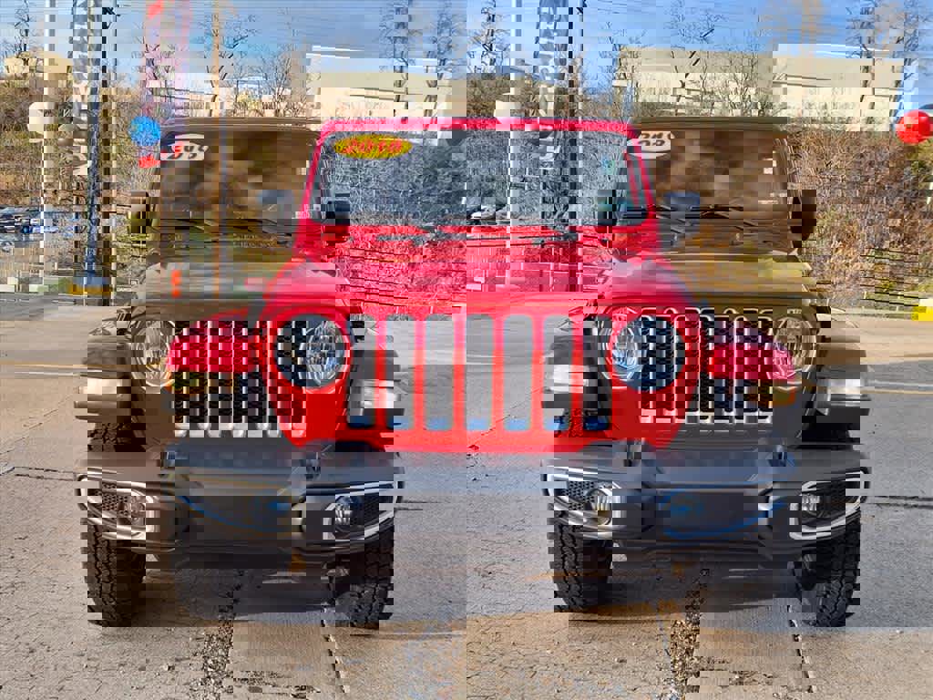 Used 2018 Jeep Wrangler Unlimited Sahara image 3