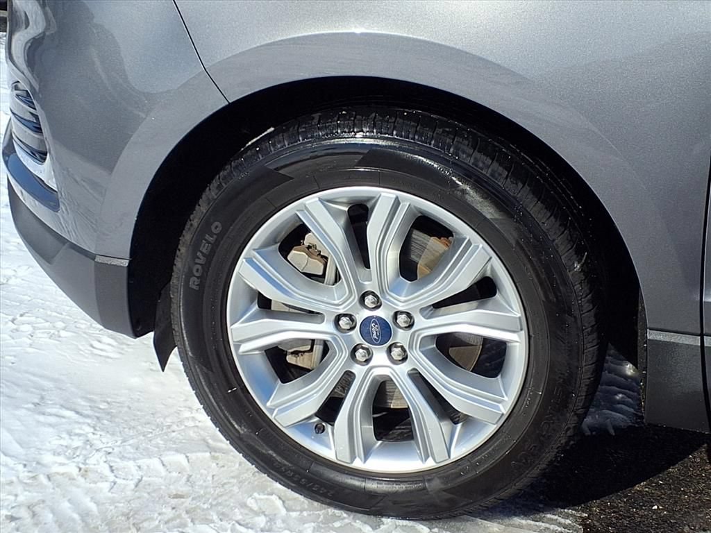 Used 2022 Ford Edge Titanium AWD/4WD image 16
