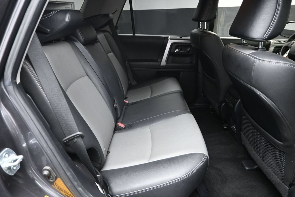 Used 2021 Toyota 4Runner SR5 Premium w/ Moonroof Package AWD/4WD image 39