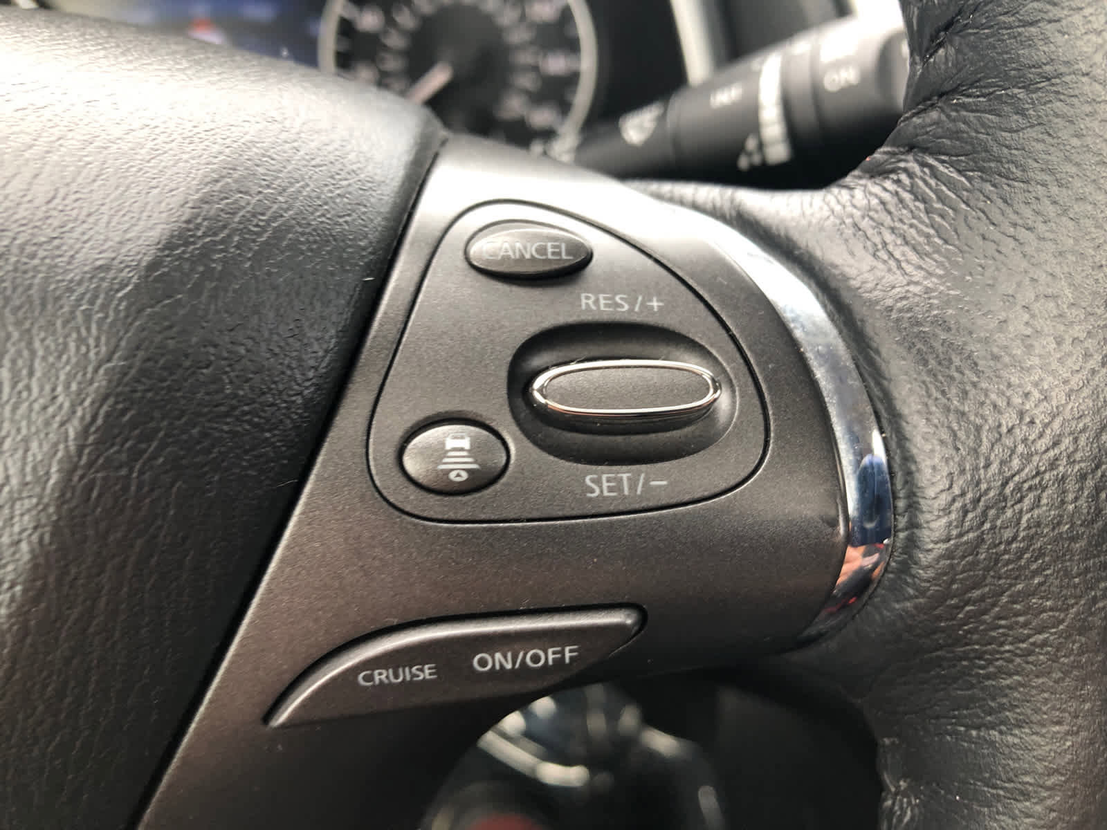 Used 2024 Nissan Murano SL image 9