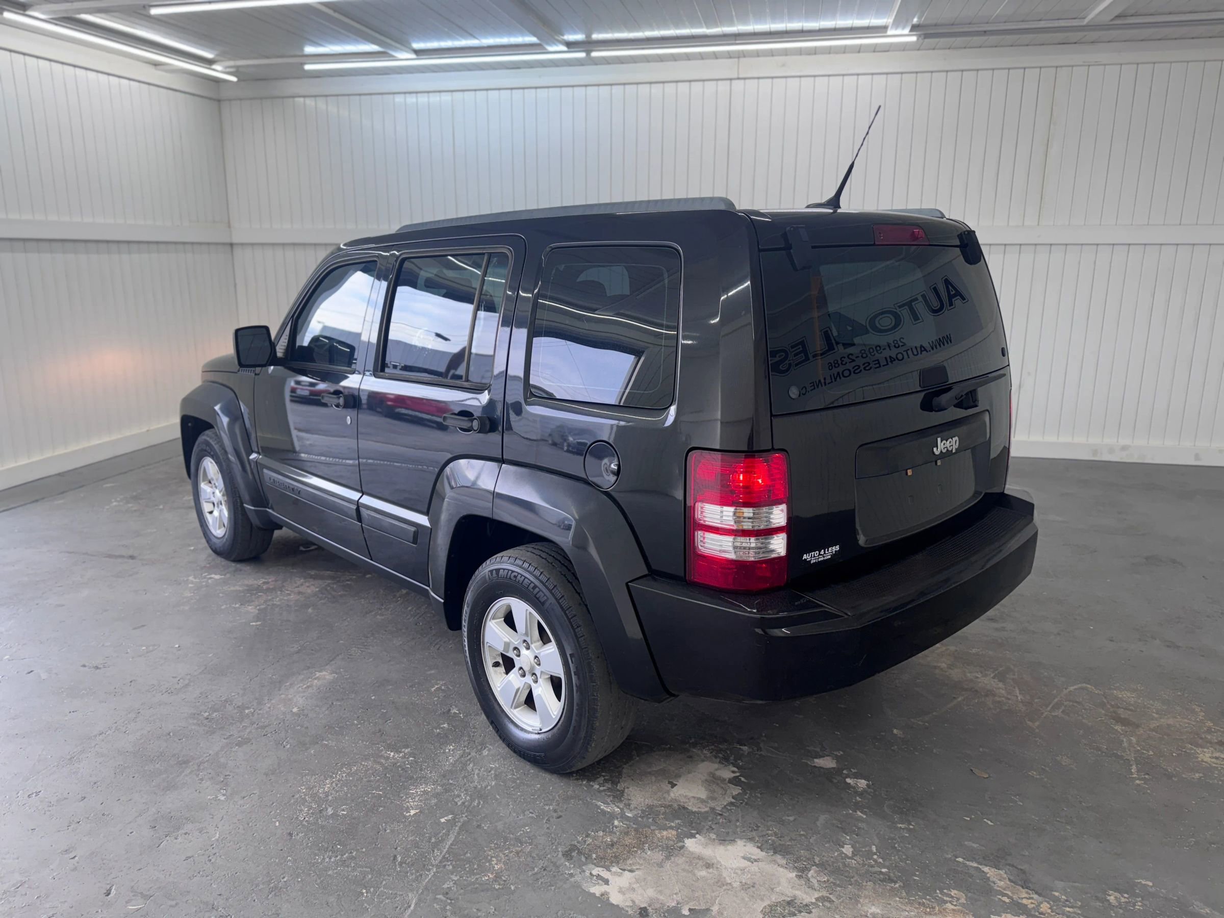 Used 2011 Jeep Liberty Sport image 7