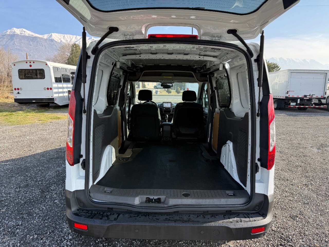 Used 2020 Ford Transit Connect XLT image 18