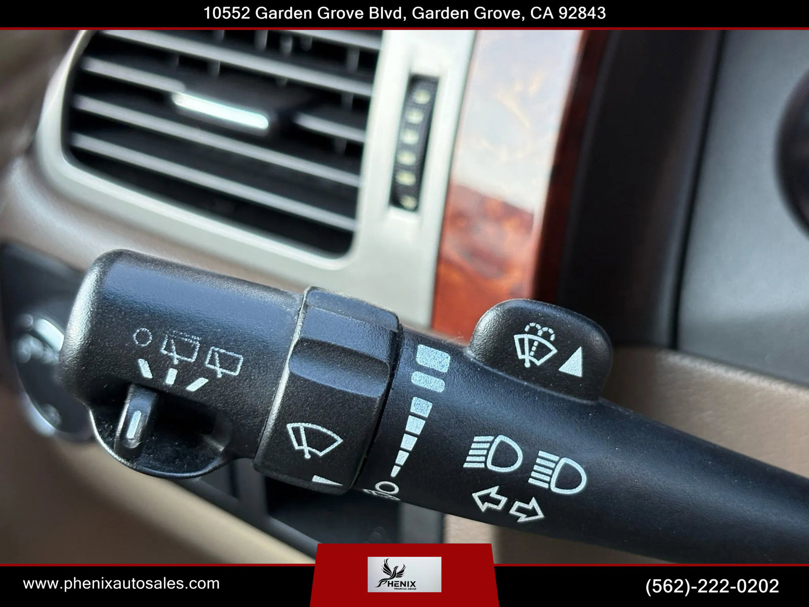 Used 2012 Chevrolet Suburban LTZ image 32