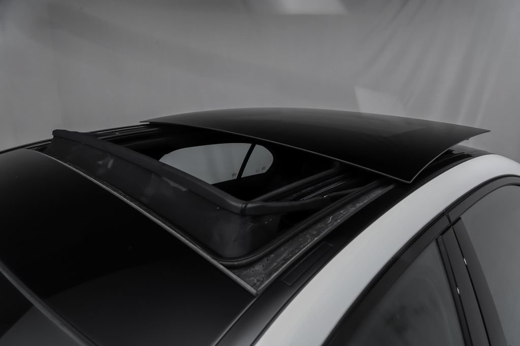 Used 2023 Mercedes-Benz C 300 4MATIC Sedan image 5
