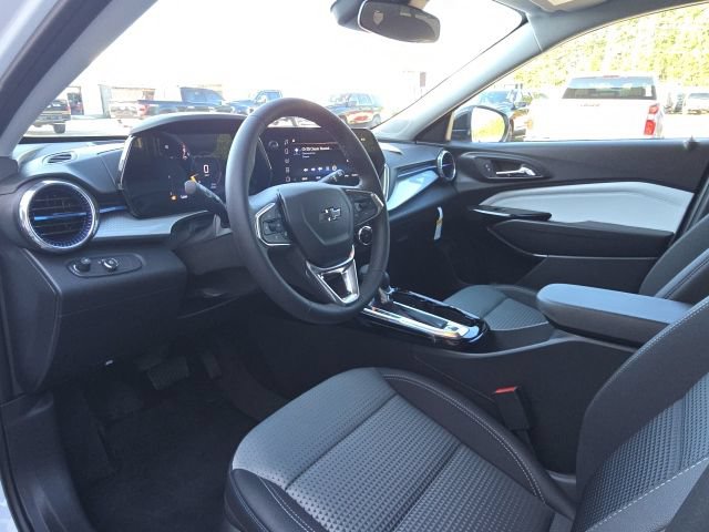 Used 2026 Chevrolet Trax LT w/ Driver Confidence Package FWD image 22
