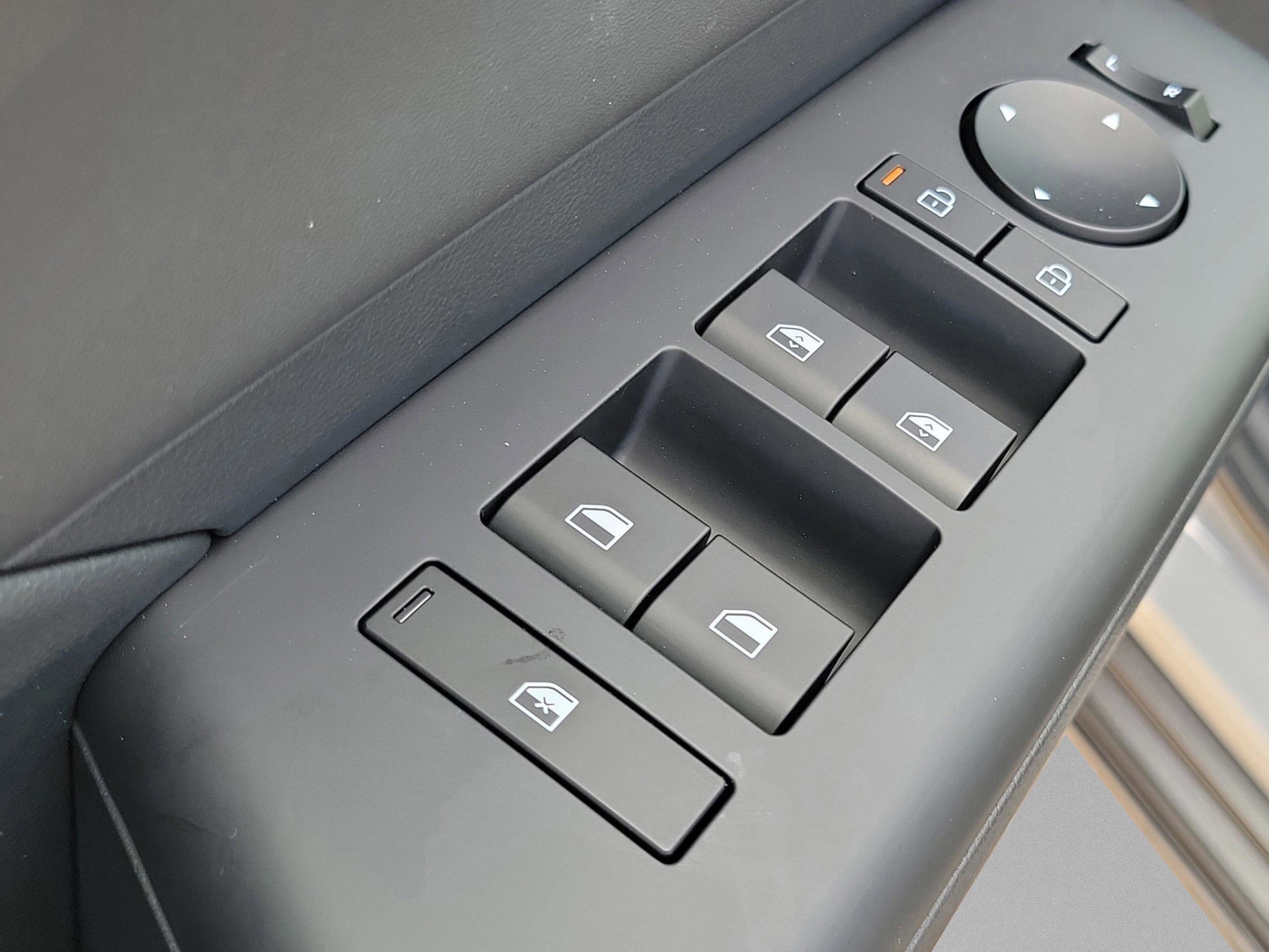 New 2026 Hyundai Kona SEL Premium image 11