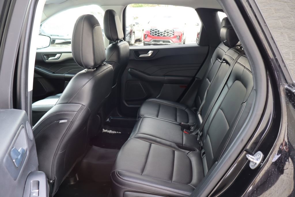 Used 2022 Ford Escape SEL w/ Technology Package image 12