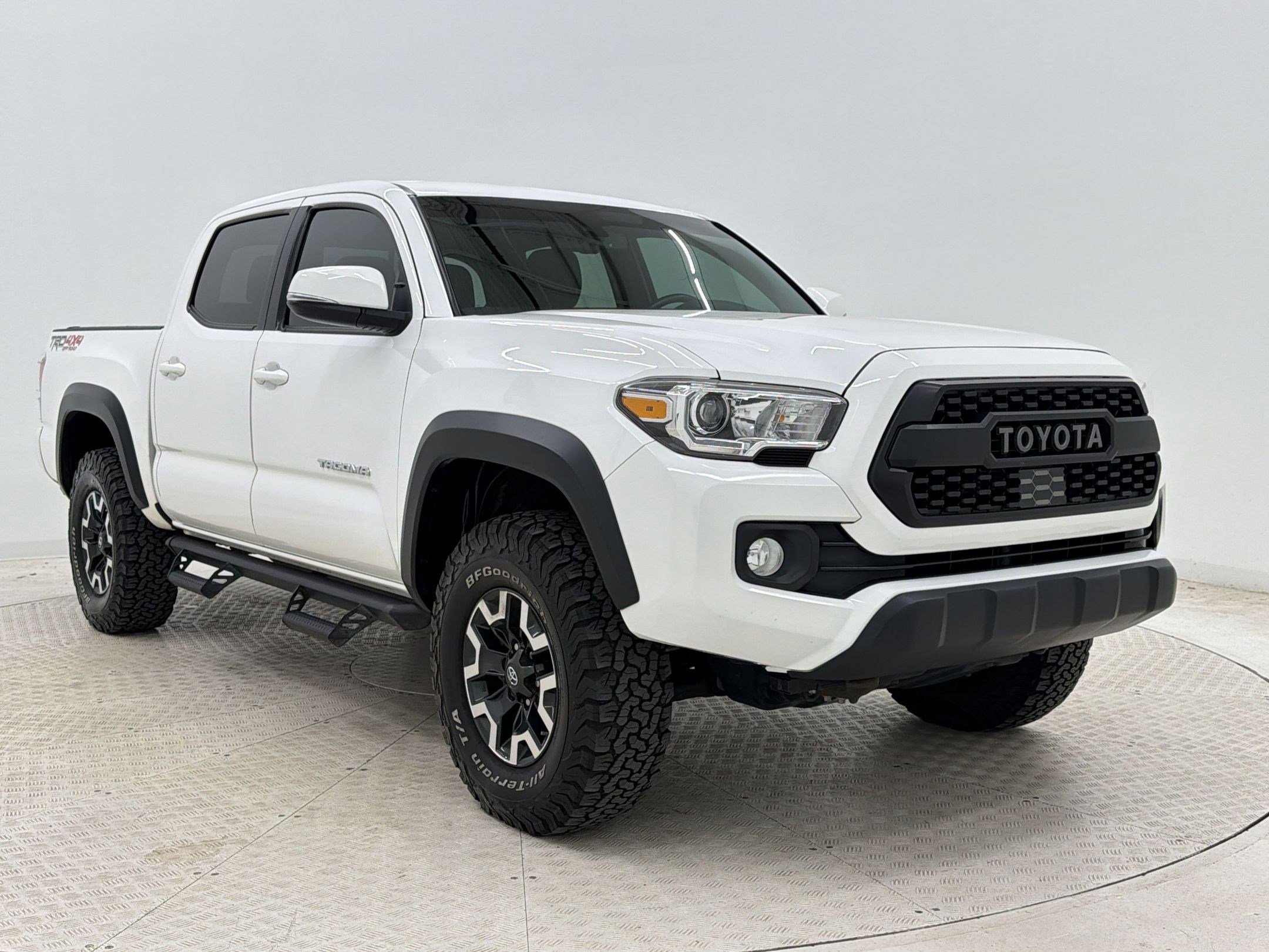 Used 2020 Toyota Tacoma TRD Off-Road w/ Technology Package AWD/4WD image 7