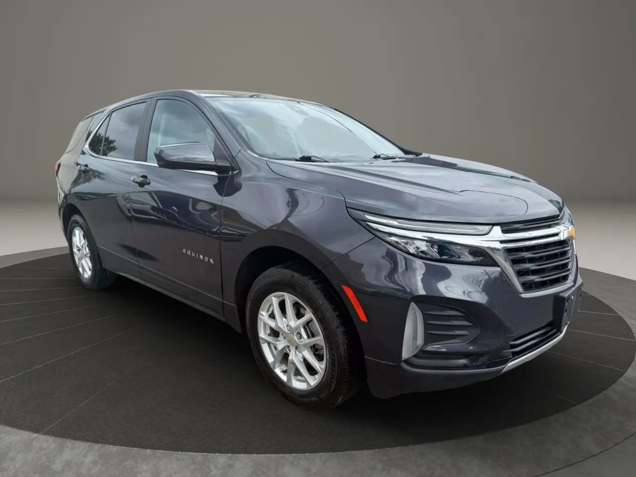 Used 2022 Chevrolet Equinox LT image 3