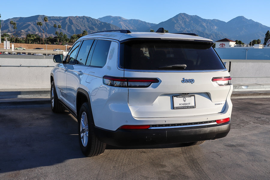 Used 2023 Jeep Grand Cherokee L Laredo RWD image 7