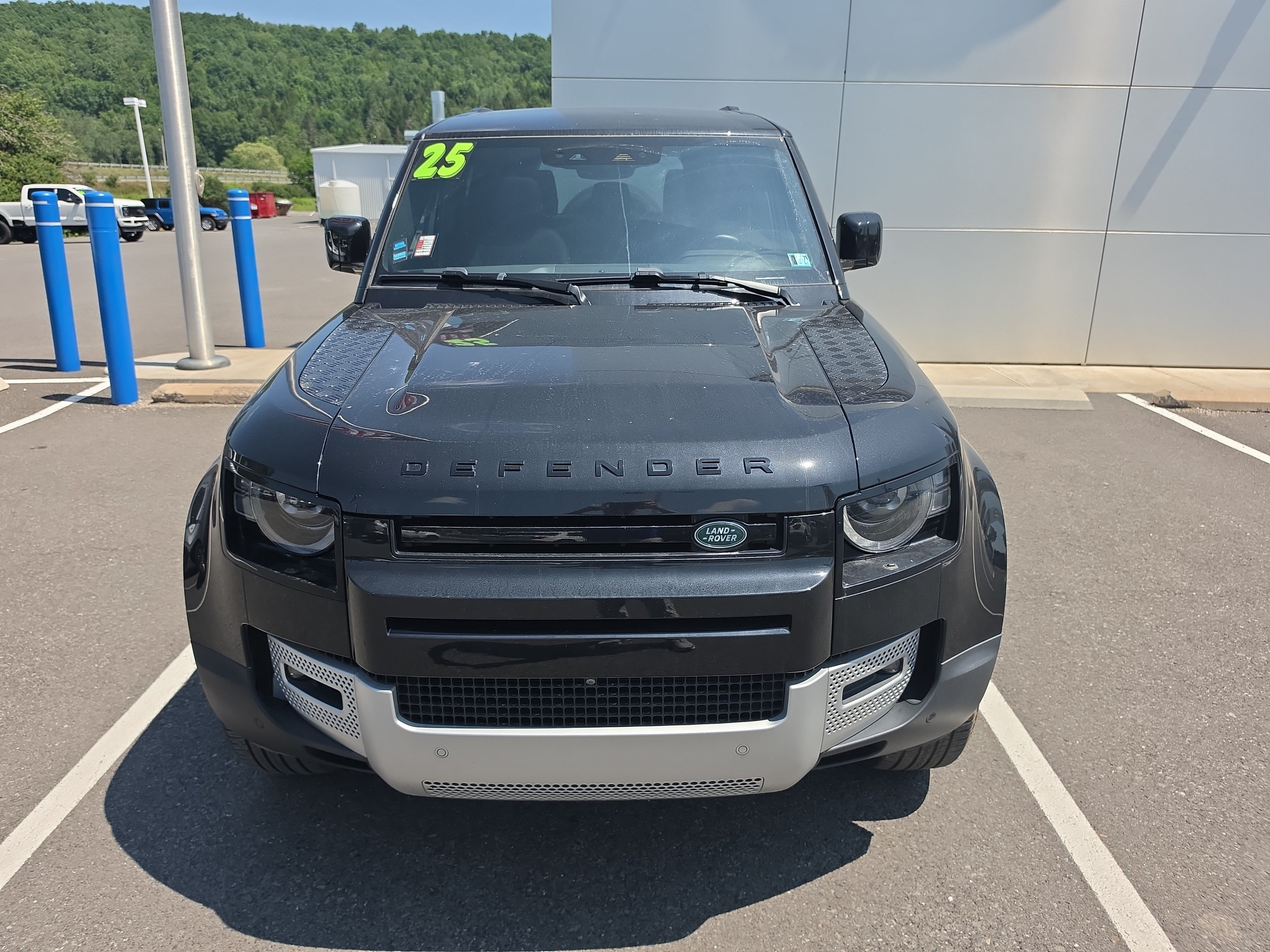 Used 2025 Land Rover Defender 110 S AWD/4WD image 9