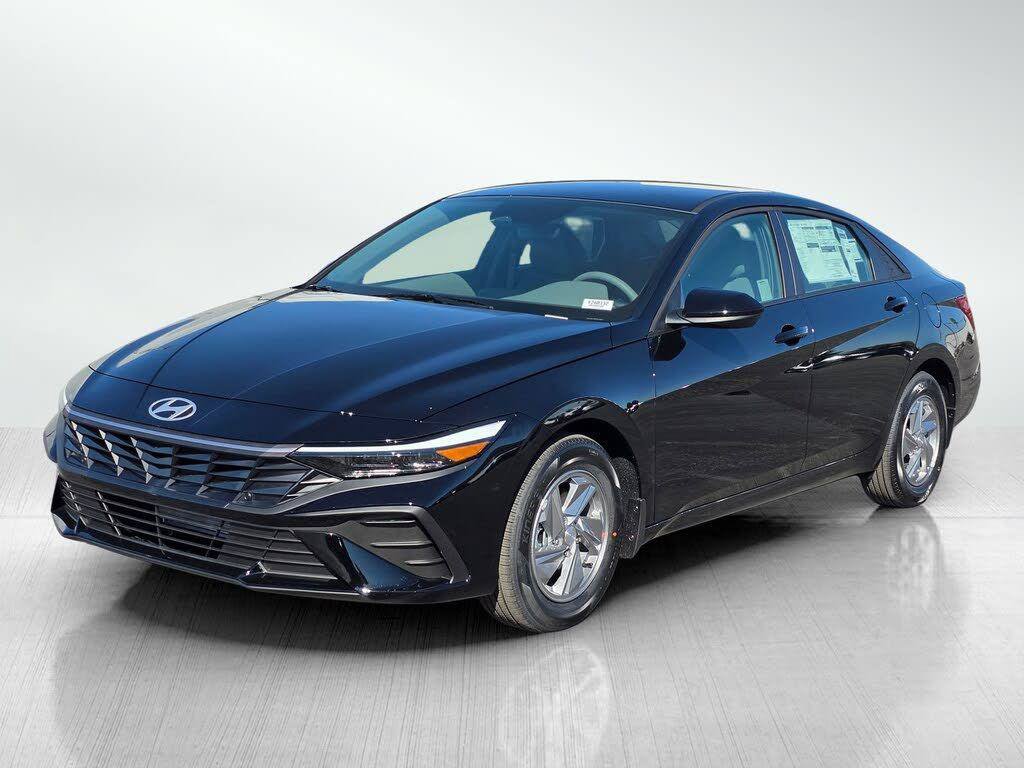 New 2026 Hyundai Elantra SE FWD image 1