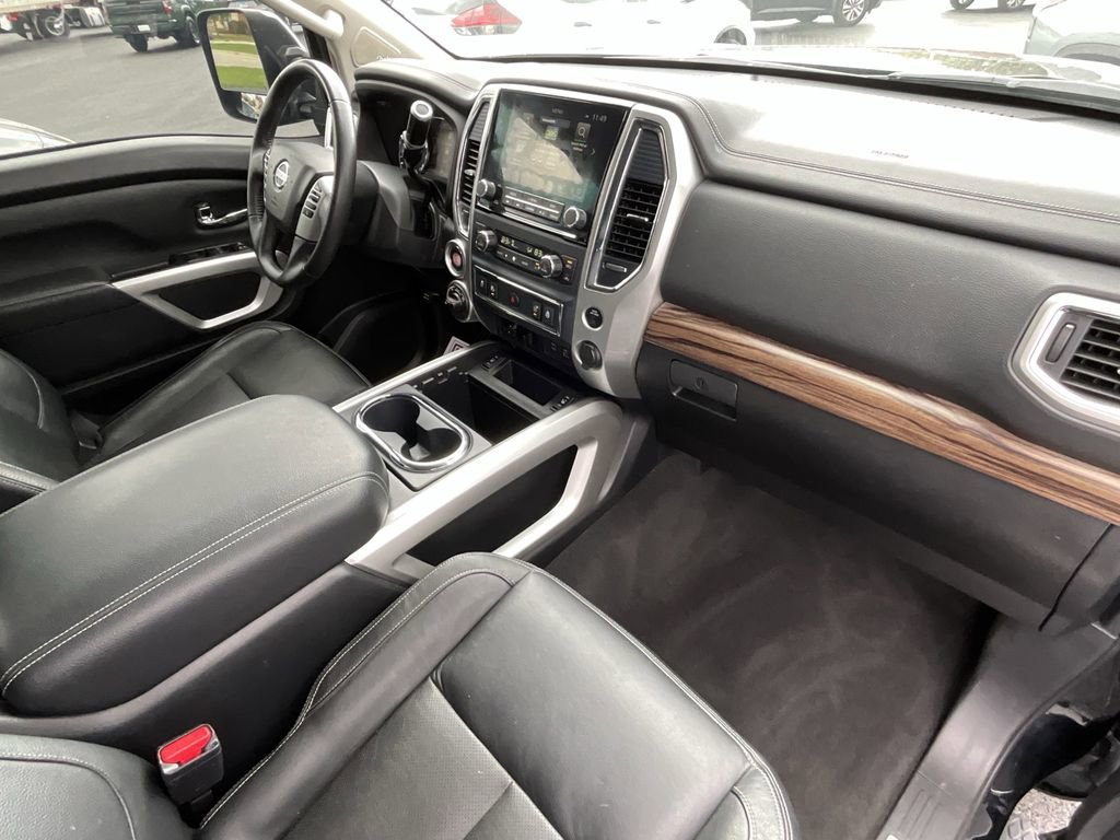 Used 2020 Nissan Titan SL w/ Moonroof Package image 17