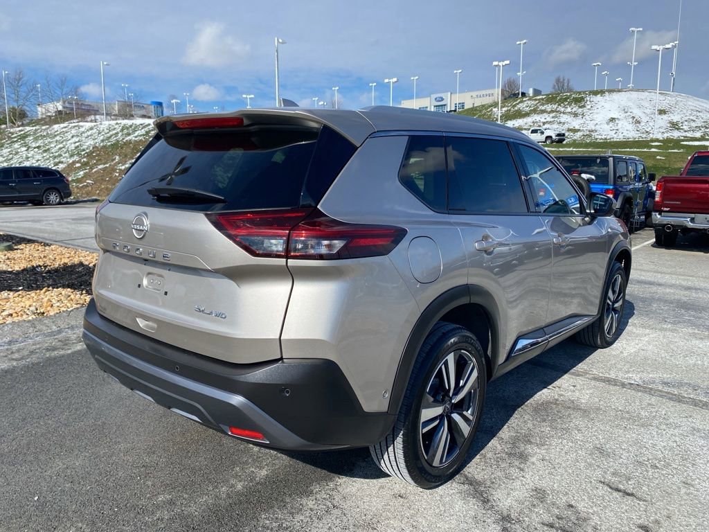 Used 2023 Nissan Rogue SL w/ SL Premium Package image 3