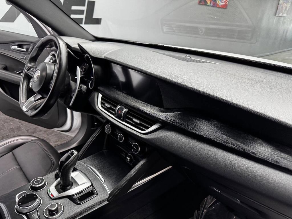 Used 2023 Alfa Romeo Stelvio Sprint image 53