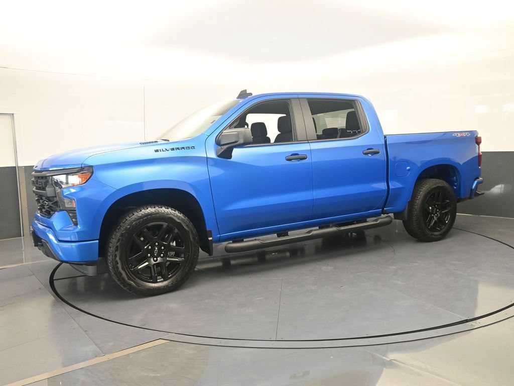 Used 2025 Chevrolet Silverado 1500 Custom w/ Turbomax Blackout Package AWD/4WD image 2