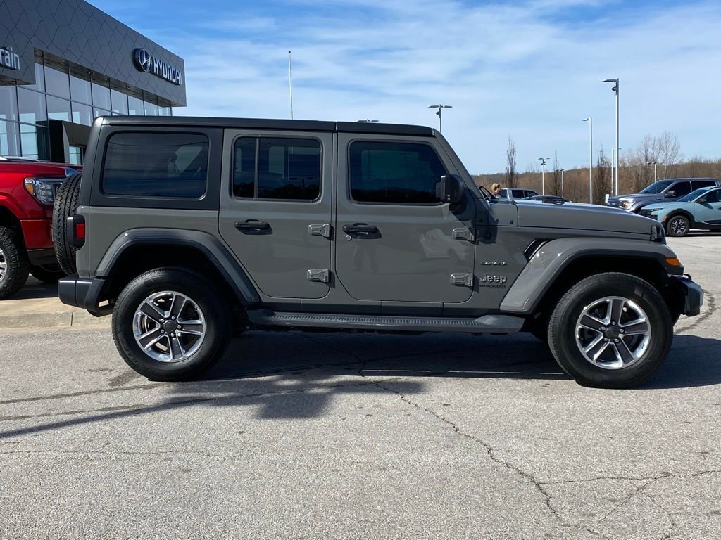 Used 2020 Jeep Wrangler Unlimited Sahara image 9