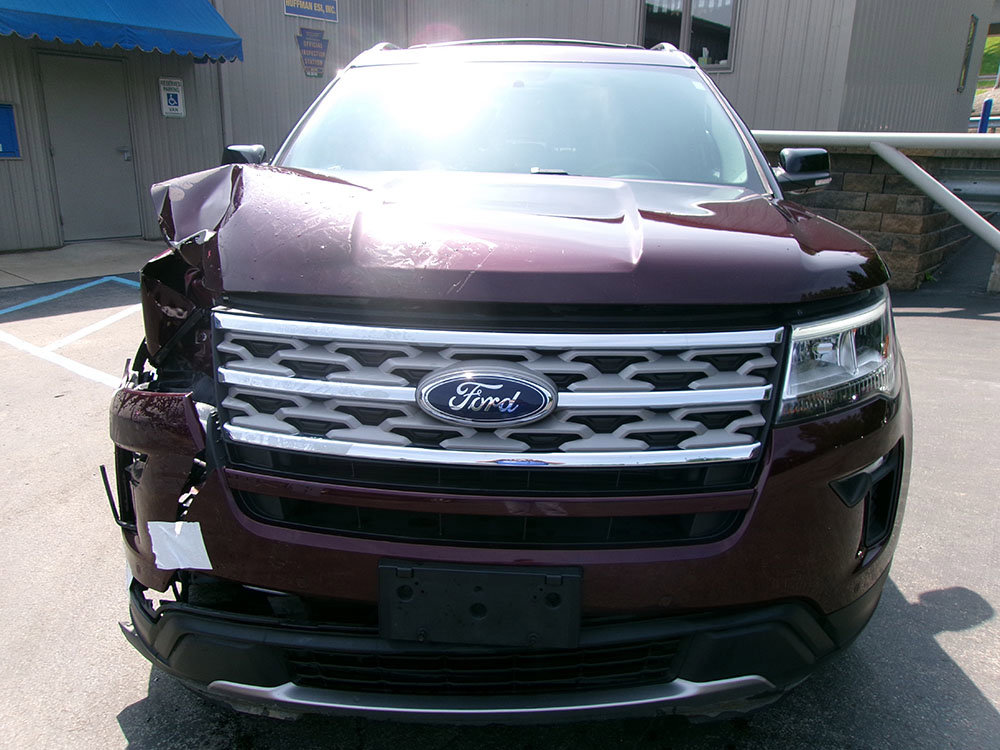 Used 2018 Ford Explorer XLT w/ Equipment Group 201A AWD/4WD image 2