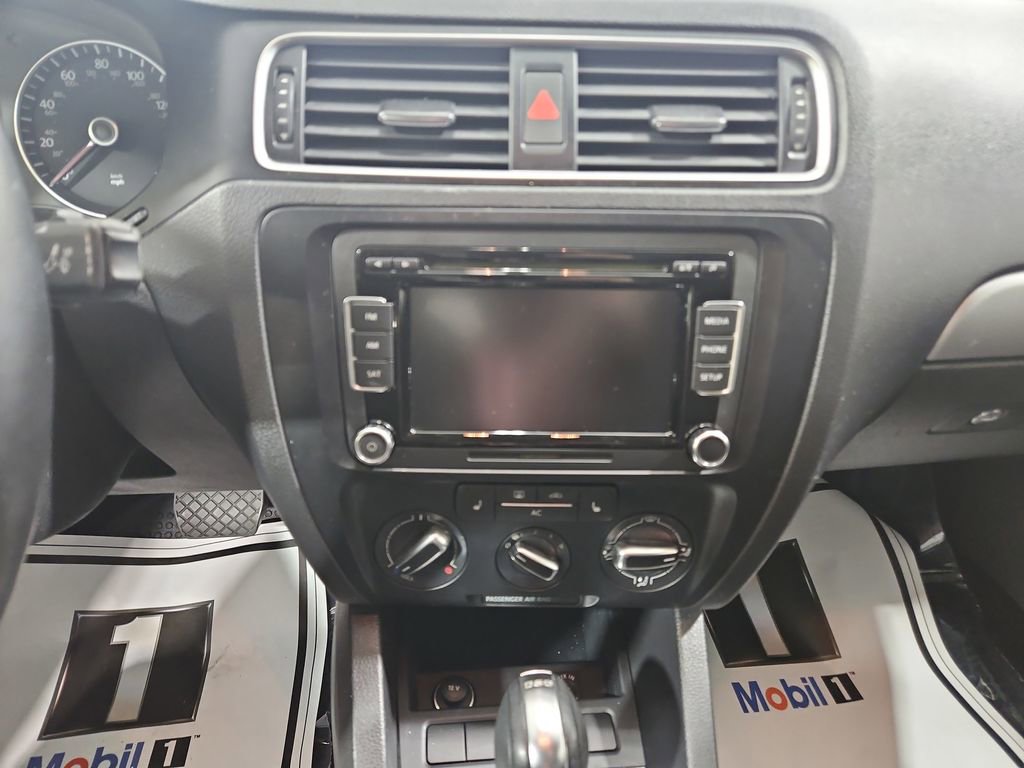 Used 2012 Volkswagen Jetta TDI FWD image 18