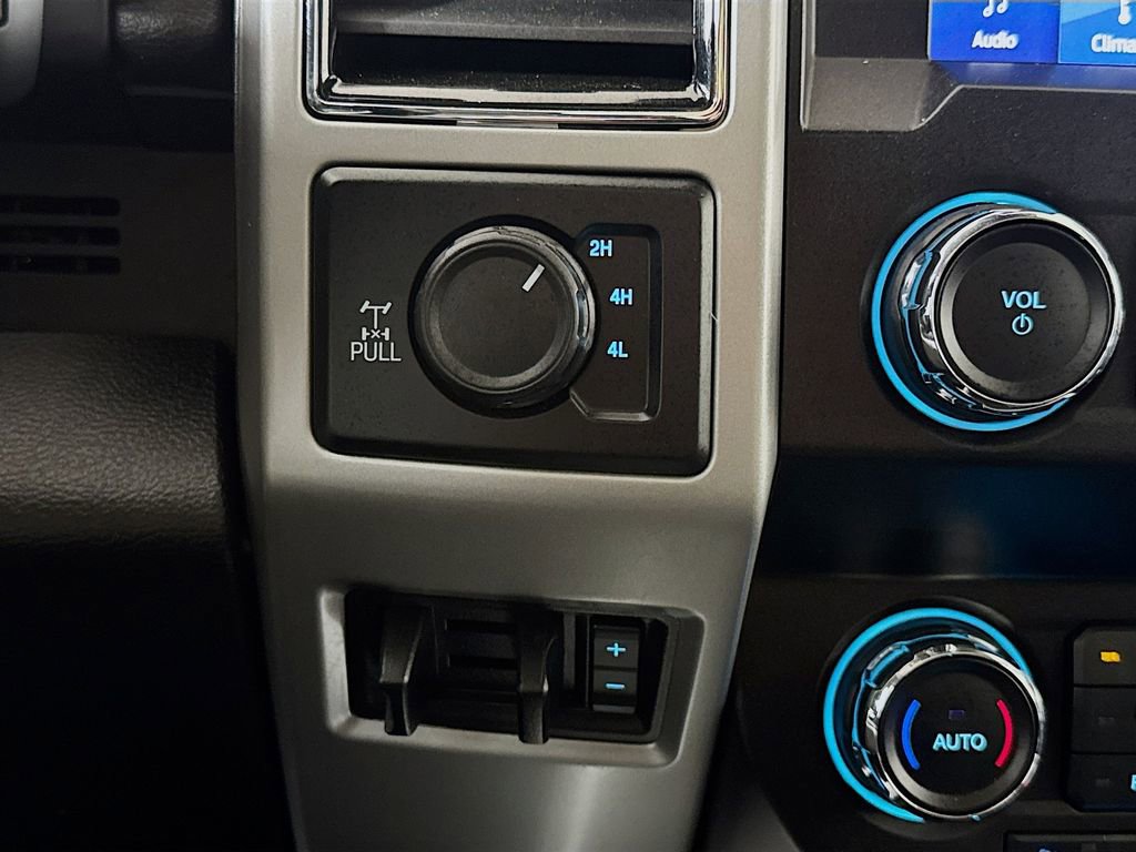 Used 2021 Ford F350 Lariat w/ Camper Package image 16