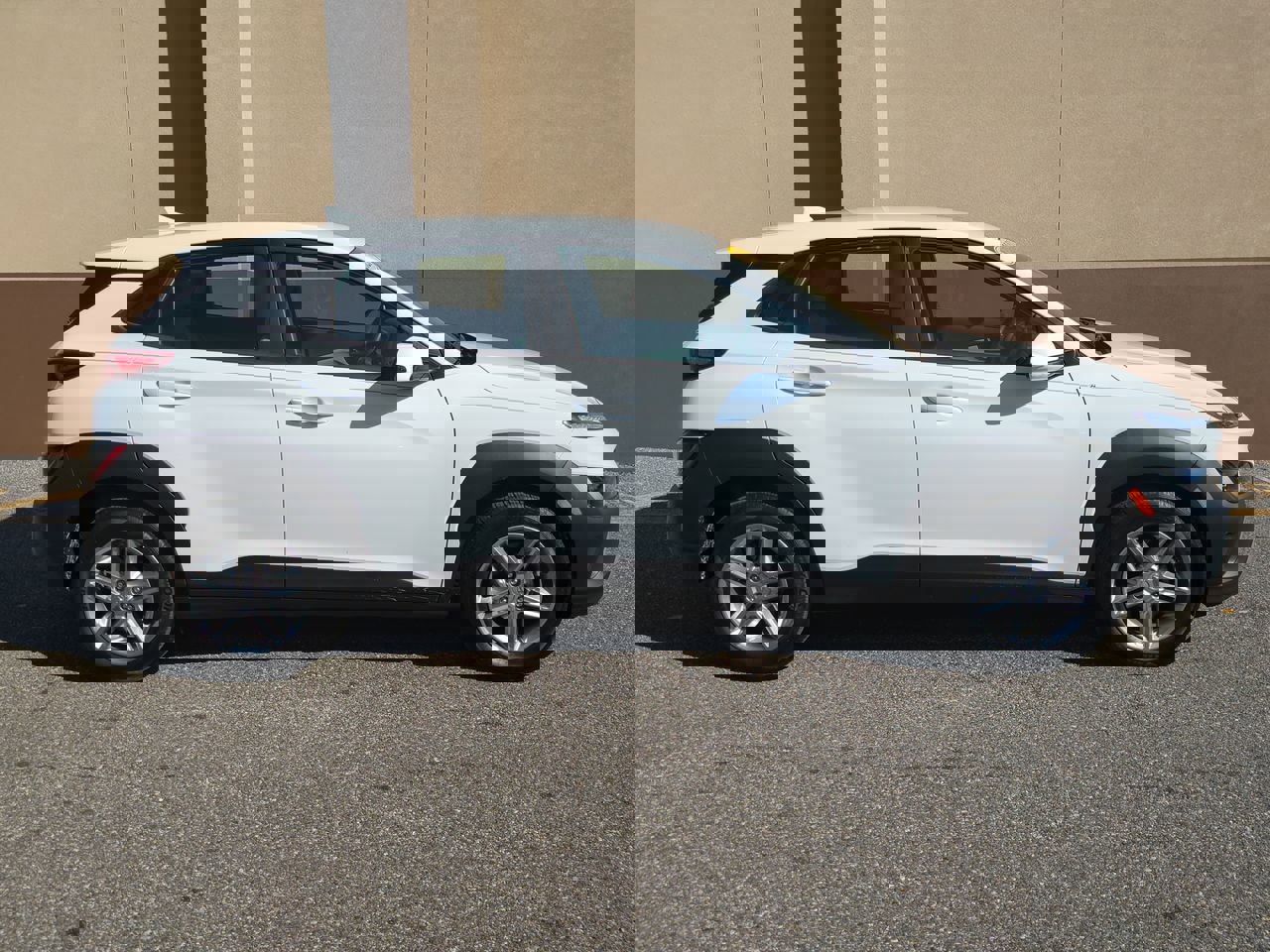 Certified 2023 Hyundai Kona SE image 3