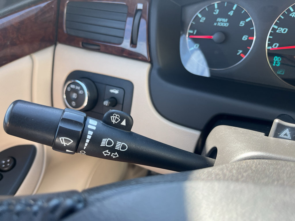 Used 2011 Chevrolet Impala LT w/ Luxury Edition Package FWD image 15