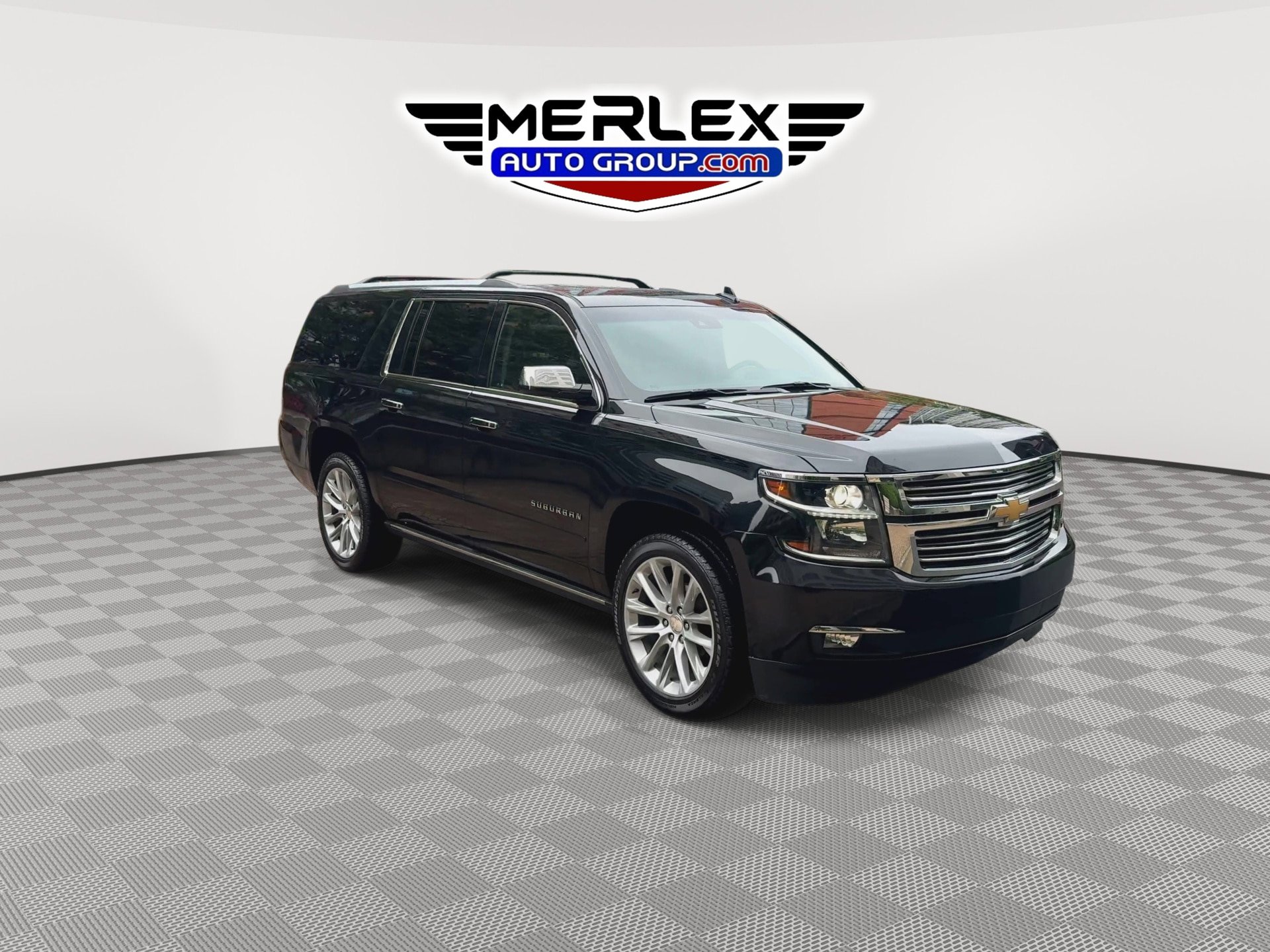 Used 2019 Chevrolet Suburban Premier w/ Premier Plus Edition AWD/4WD image 2